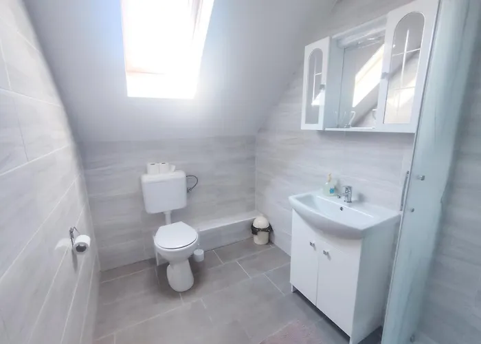 Viktoria Panzio ゲストハウス Zamárdi