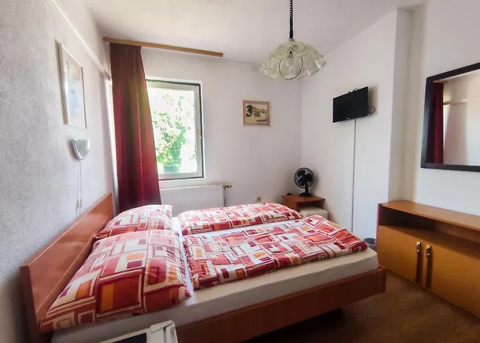 Viktória Panzió Casa de hóspedes 3*