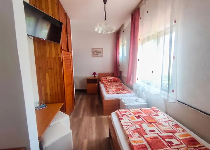 Viktória Panzió Casa de hóspedes 3*