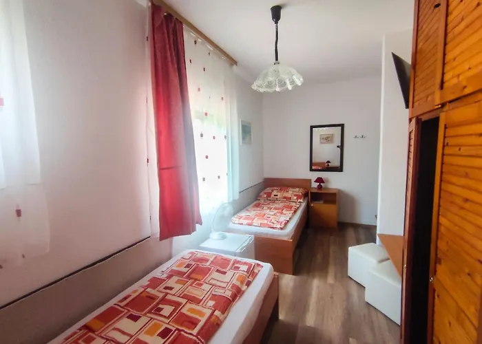 Viktória Panzió Casa de hóspedes 3*