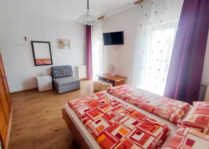 Viktória Panzió Casa de hóspedes 3*