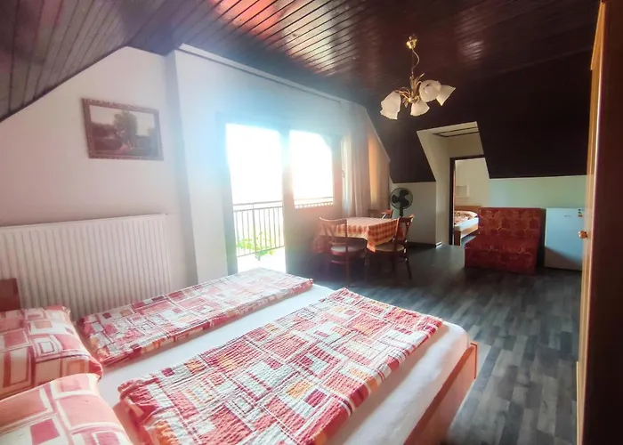 Viktória Panzió Casa de hóspedes 3*